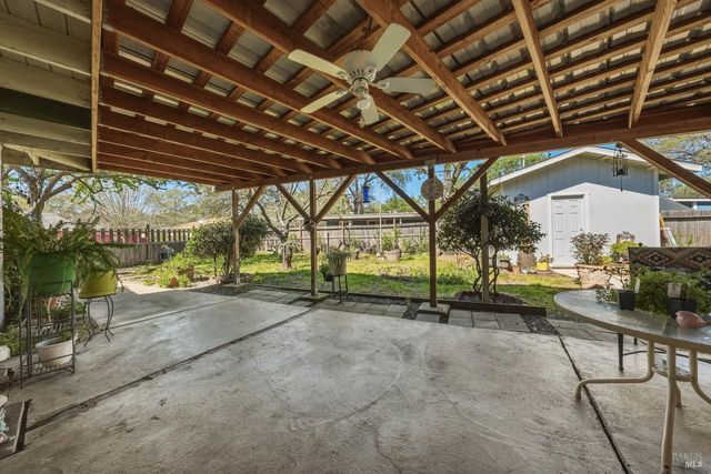 3676 Madrone St, Clearlake, CA 95422