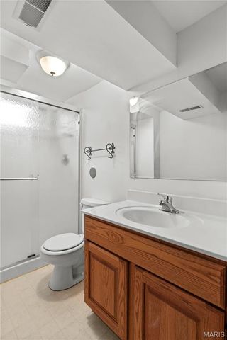 685 Crabapple Lane, Florissant, MO 63031