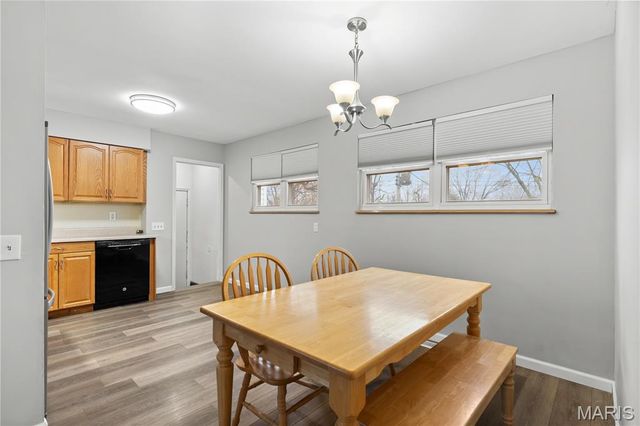 685 Crabapple Lane, Florissant, MO 63031