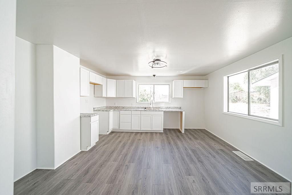 Image 13 of property listing at 1401 W Albany Street, Idaho Falls, ID 83402