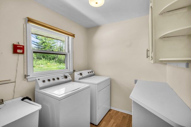 11240 N Valley DRIVE, Mequon, WI 53092
