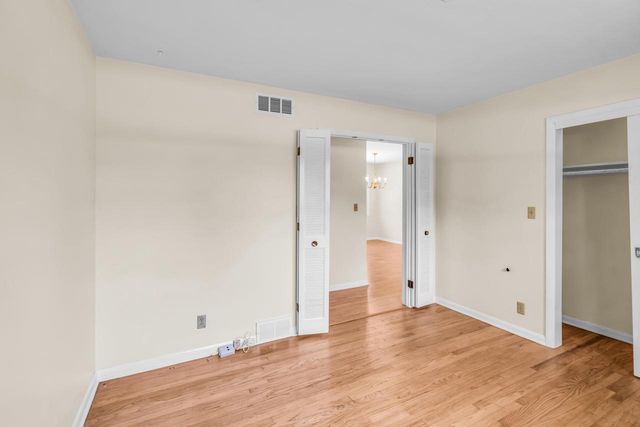 11240 N Valley DRIVE, Mequon, WI 53092