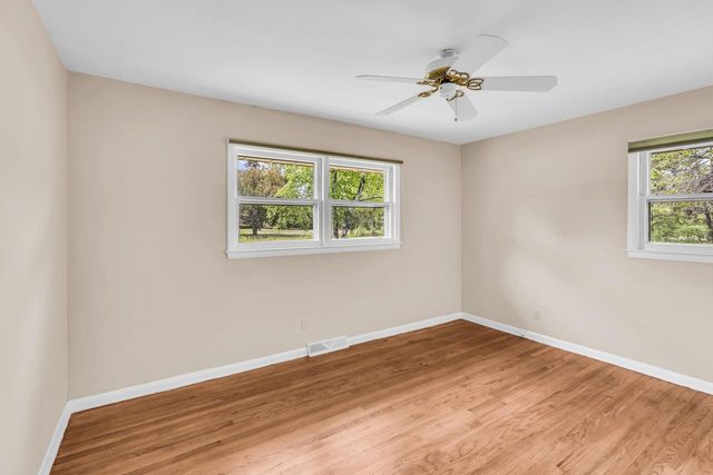 11240 N Valley DRIVE, Mequon, WI 53092