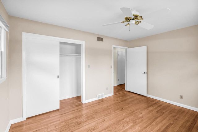 11240 N Valley DRIVE, Mequon, WI 53092