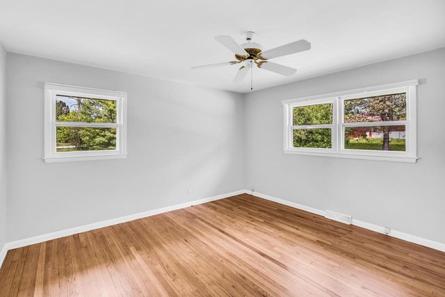 11240 N Valley DRIVE, Mequon, WI 53092