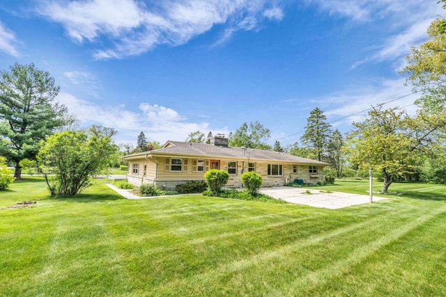 11240 N Valley DRIVE, Mequon, WI 53092