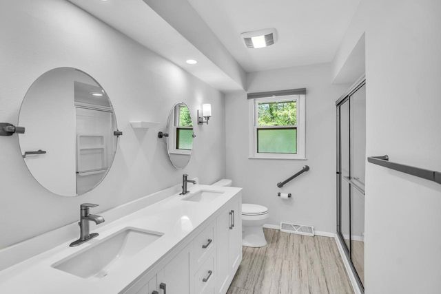 11240 N Valley DRIVE, Mequon, WI 53092