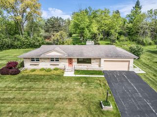11240 N Valley DRIVE, Mequon, WI 53092