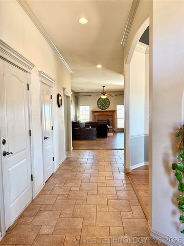 22095 Riverwood Drive, Claremore, OK 74019