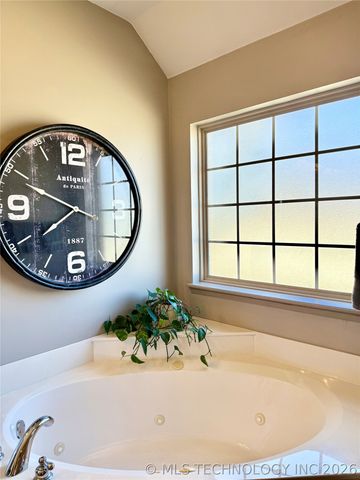 22095 Riverwood Drive, Claremore, OK 74019