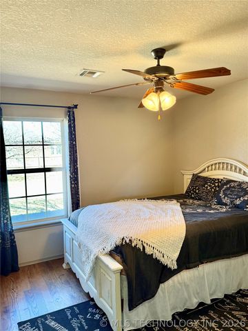 22095 Riverwood Drive, Claremore, OK 74019