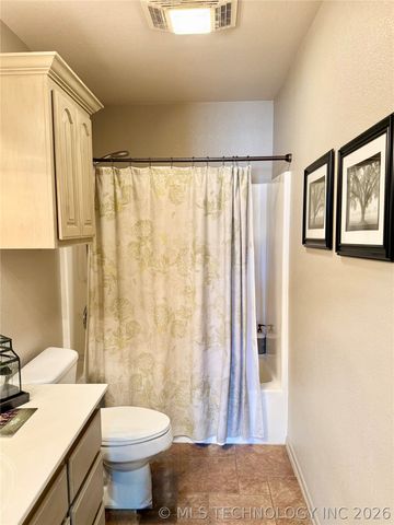 22095 Riverwood Drive, Claremore, OK 74019