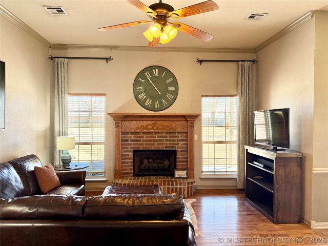 22095 Riverwood Drive, Claremore, OK 74019