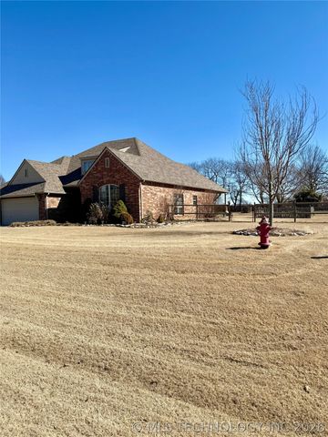 22095 Riverwood Drive, Claremore, OK 74019