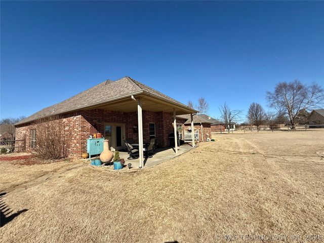 22095 Riverwood Drive, Claremore, OK 74019