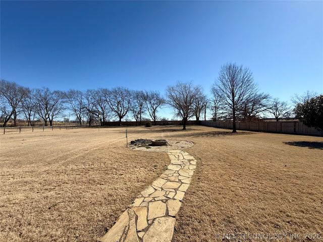 22095 Riverwood Drive, Claremore, OK 74019