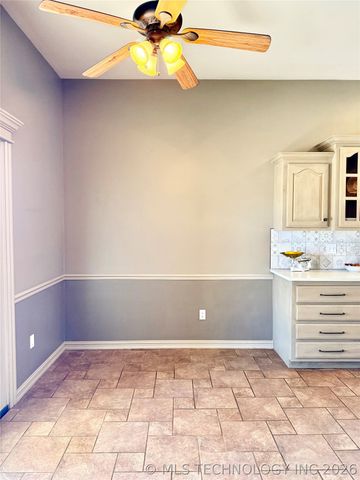 22095 Riverwood Drive, Claremore, OK 74019