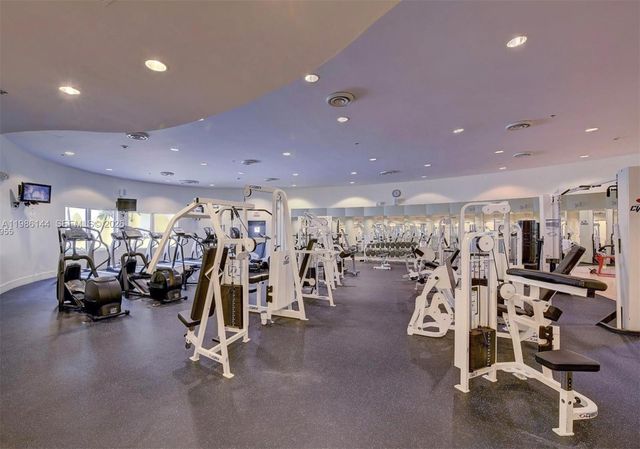 5600 Collins Ave 17V, Miami Beach, FL 33140