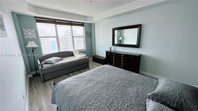 5600 Collins Ave 17V, Miami Beach, FL 33140