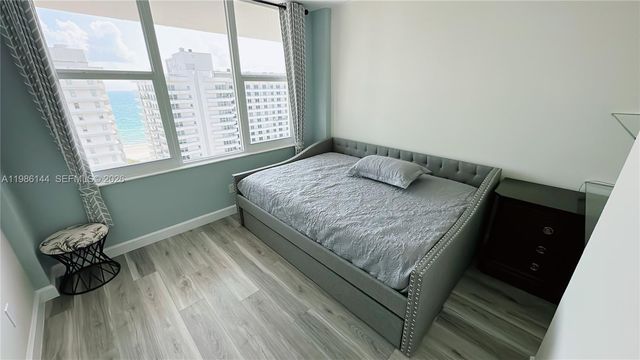 5600 Collins Ave 17V, Miami Beach, FL 33140
