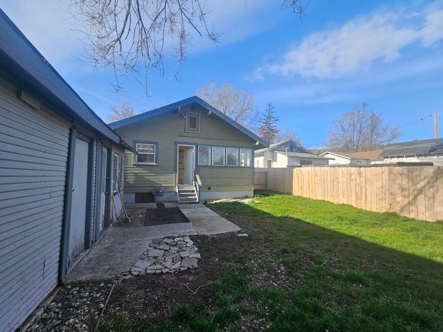 1720 Menlo Way, Klamath Falls, OR 97601