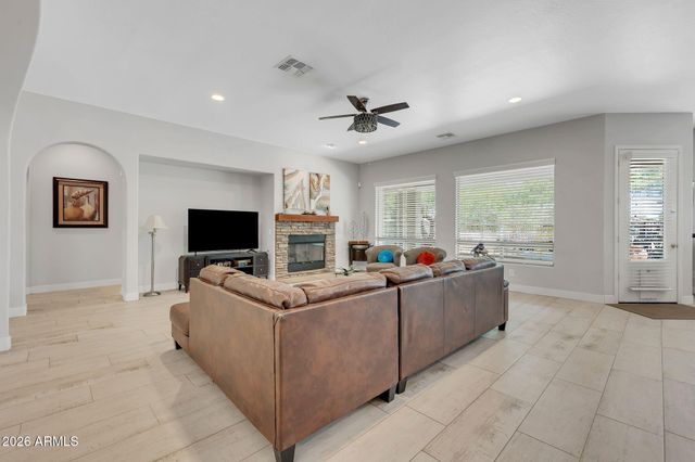 2414 W Mineral Road, Phoenix, AZ 85041