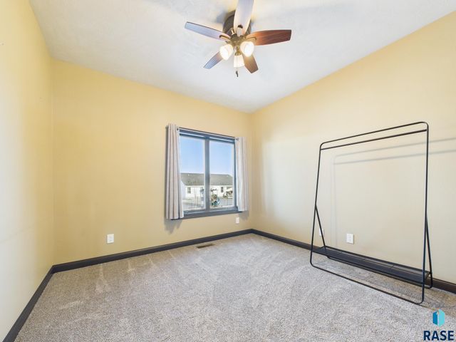 5404 S Coneflower Cir Circle, Sioux Falls, SD 57108