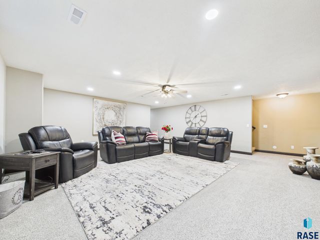 5404 S Coneflower Cir Circle, Sioux Falls, SD 57108