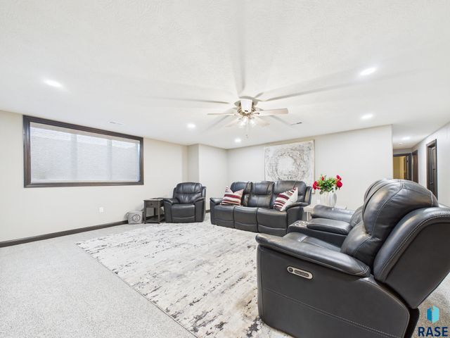 5404 S Coneflower Cir Circle, Sioux Falls, SD 57108