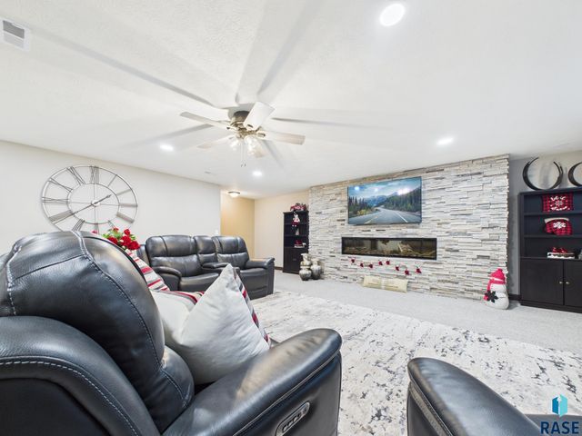 5404 S Coneflower Cir Circle, Sioux Falls, SD 57108