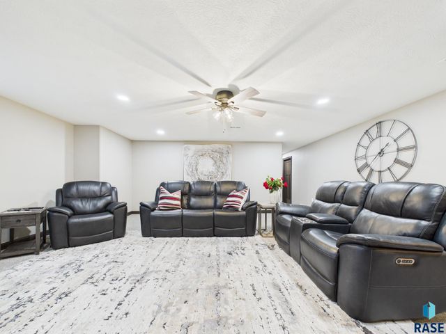 5404 S Coneflower Cir Circle, Sioux Falls, SD 57108