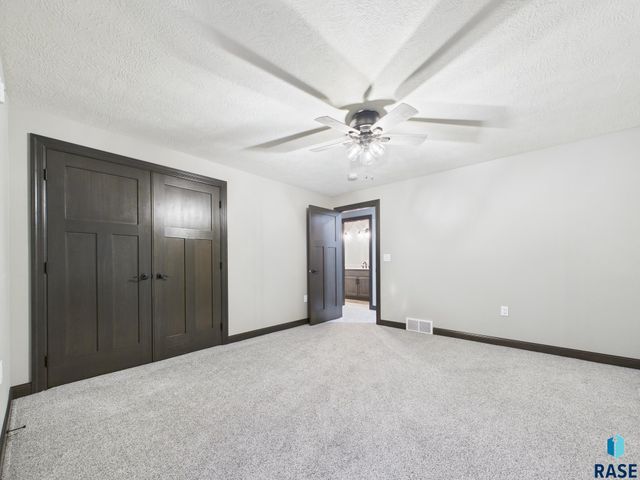 5404 S Coneflower Cir Circle, Sioux Falls, SD 57108