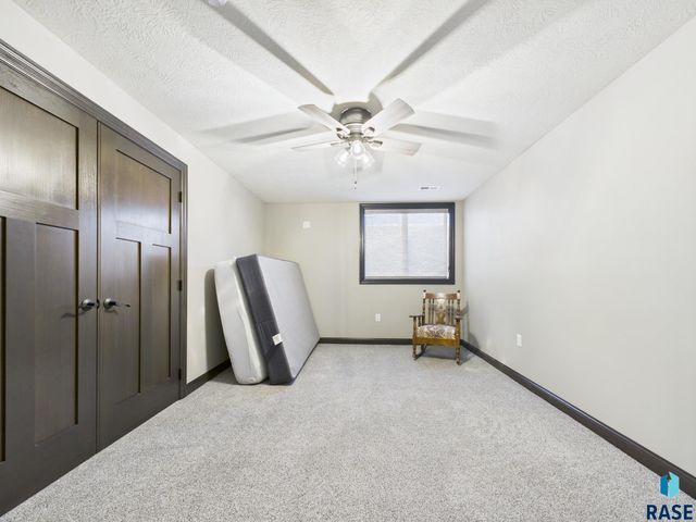 5404 S Coneflower Cir Circle, Sioux Falls, SD 57108