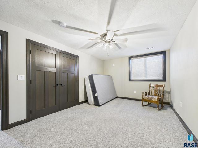 5404 S Coneflower Cir Circle, Sioux Falls, SD 57108