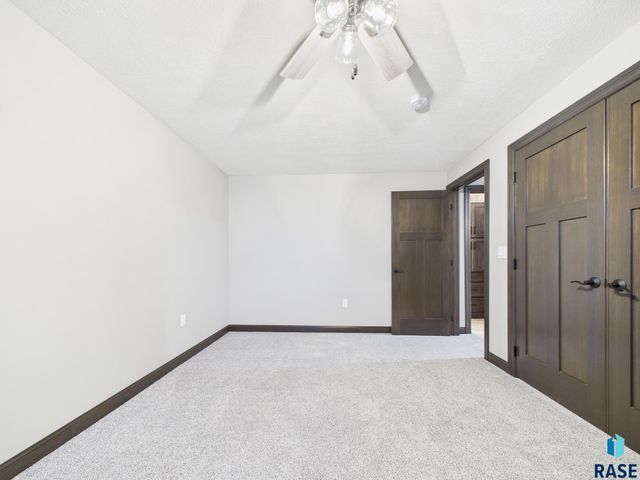 5404 S Coneflower Cir Circle, Sioux Falls, SD 57108