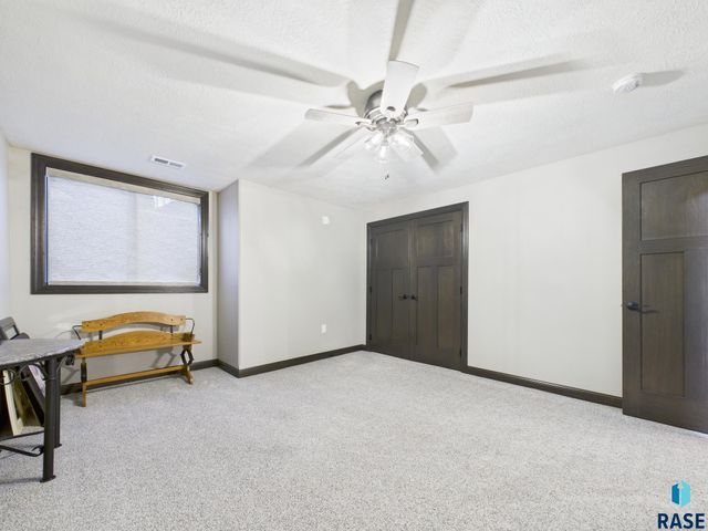 5404 S Coneflower Cir Circle, Sioux Falls, SD 57108