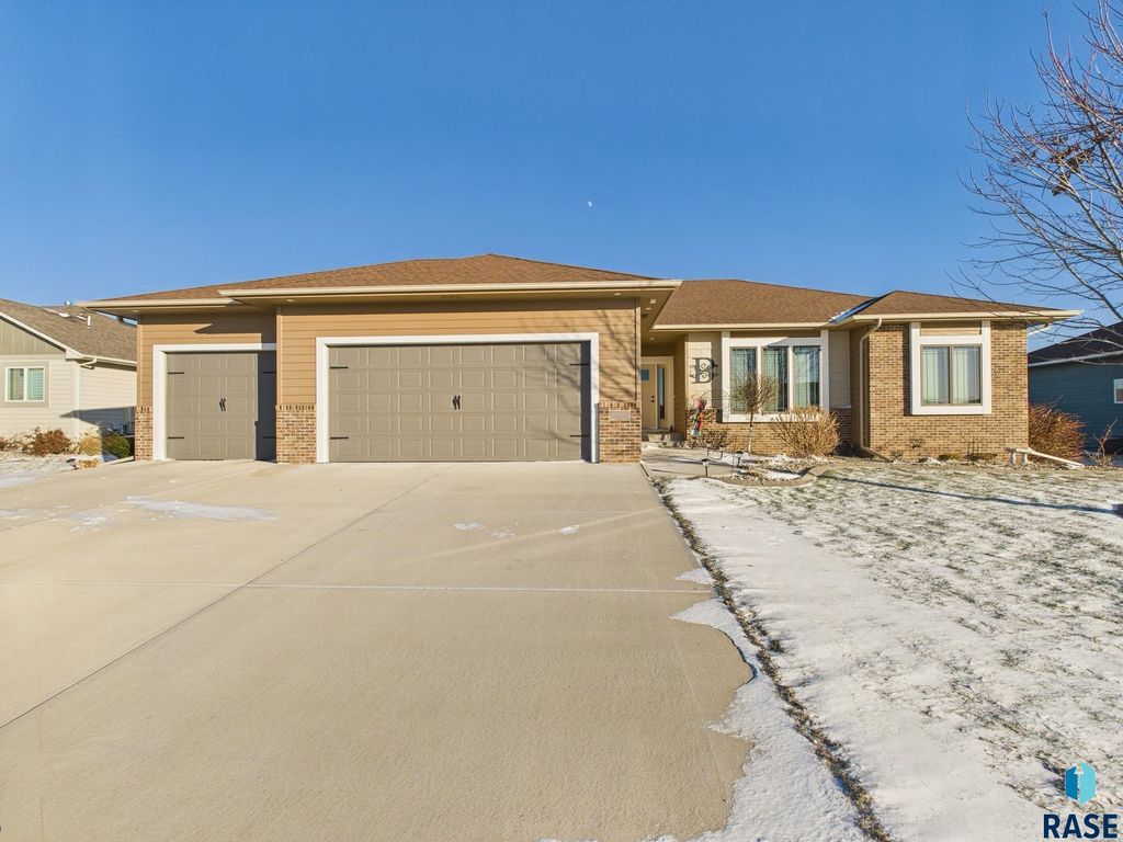 5404 S Coneflower Cir Circle, Sioux Falls, SD 57108