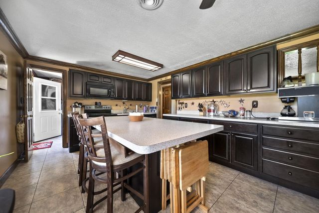 320 Apache Drive, Circleville, OH 43113