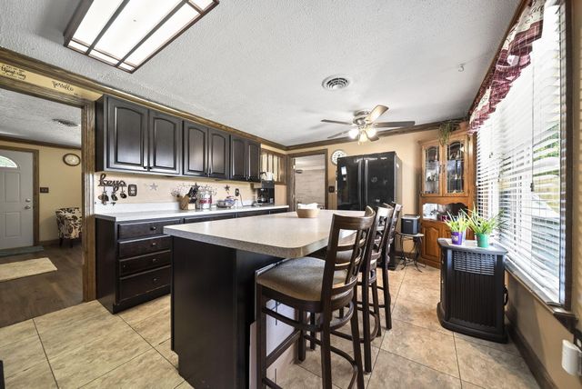 320 Apache Drive, Circleville, OH 43113