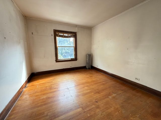 4208 W Cullom Avenue 2, Chicago, IL 60641