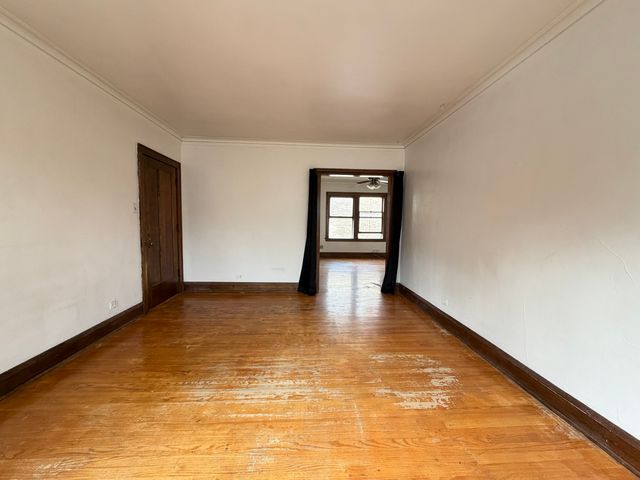 4208 W Cullom Avenue 2, Chicago, IL 60641