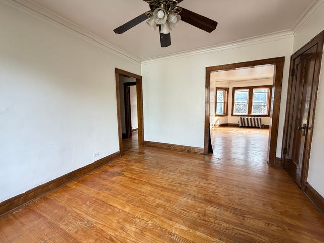 4208 W Cullom Avenue 2, Chicago, IL 60641