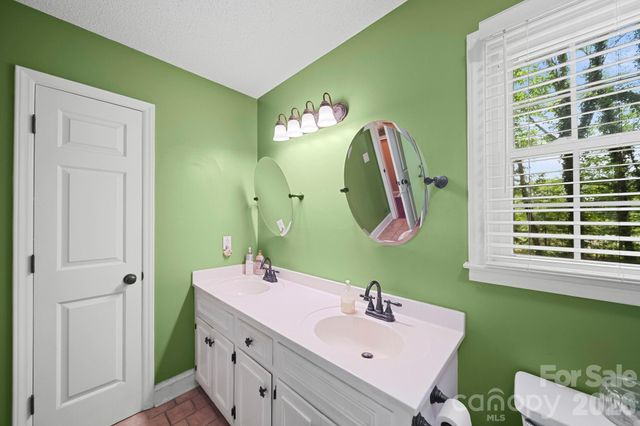 7813 Red Robin Trail, Denver, NC 28037