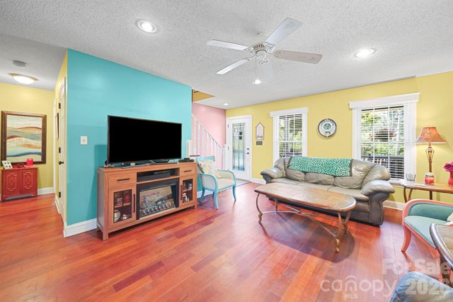 7813 Red Robin Trail, Denver, NC 28037