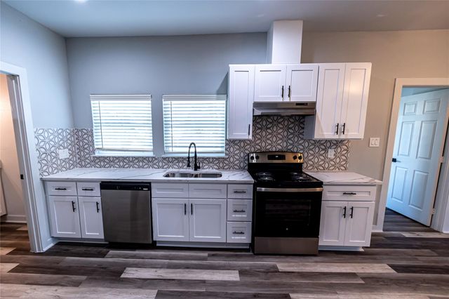 102 Marsden St 4, Houston, TX 77011
