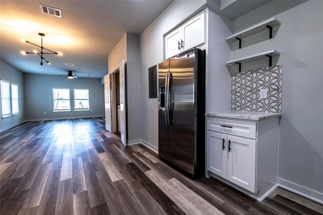102 Marsden St 4, Houston, TX 77011