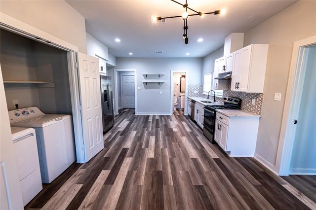 102 Marsden St 4, Houston, TX 77011
