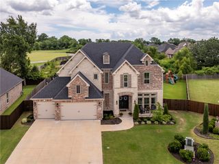 5707 S 58th Street, Rogers, AR 72758