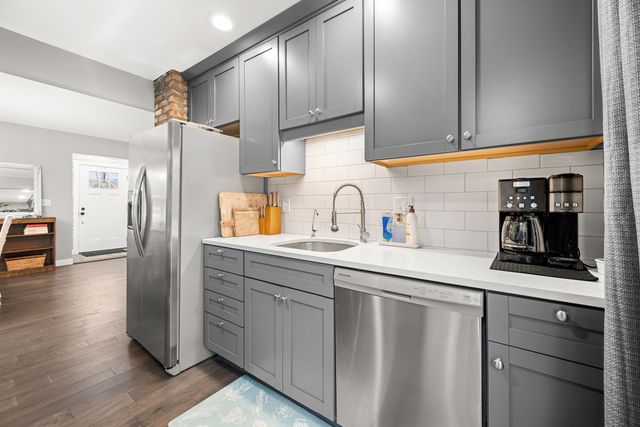 835 Albert Avenue, Sycamore, IL 60178