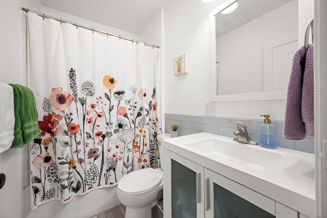 835 Albert Avenue, Sycamore, IL 60178